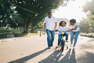 child-couple-cyclist-1128318 child-couple-cyclist-1128318